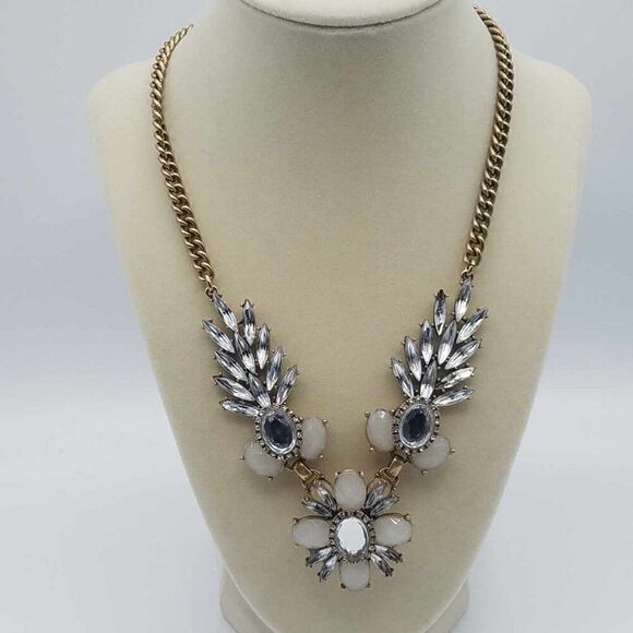 J Crew Clear Crystal and white beaded Statement Necklace - Picture 4 of 12
